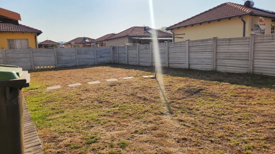 2 Bedroom Property for Sale in Waterkloof East North West